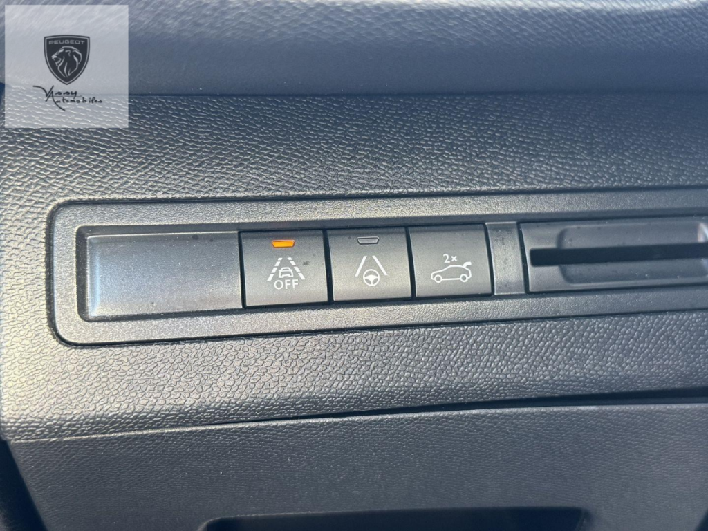 Peugeot 3008 (2) BlueHDi 130 S&S EAT8 GT