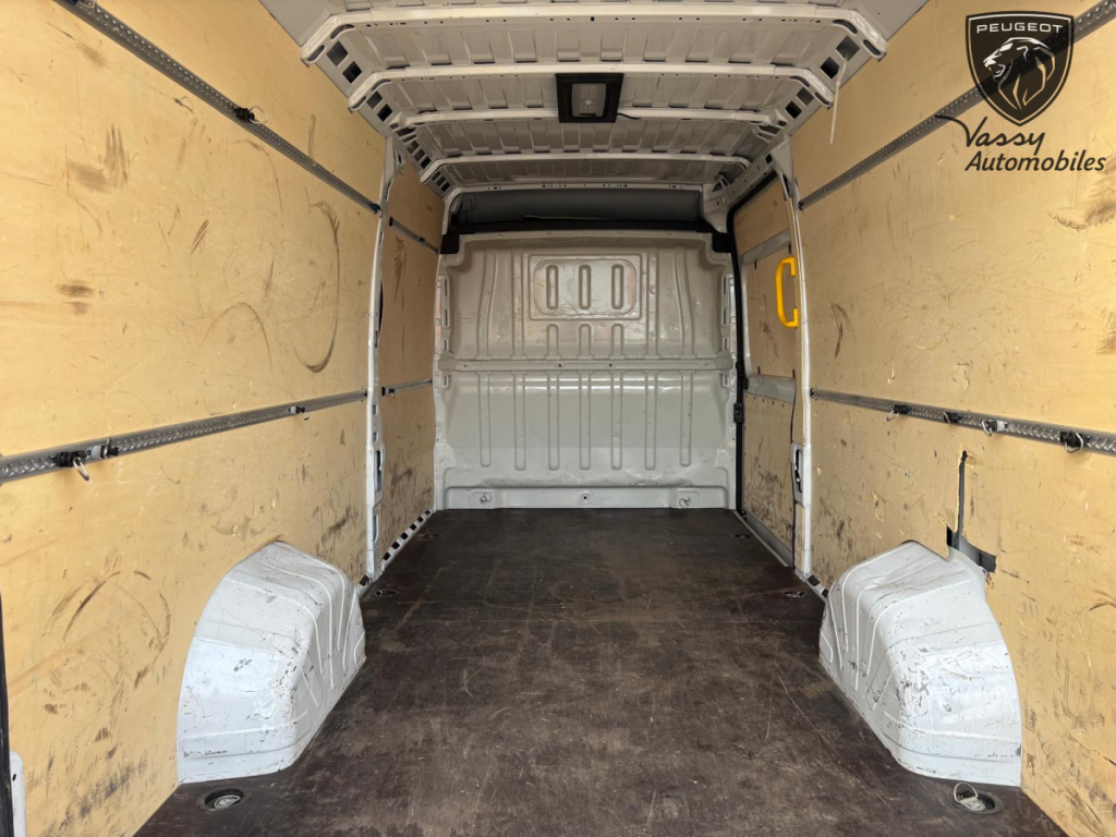 Peugeot Boxer (2) 2.2 180 CH BVA8 3.5T MAXI L4H2