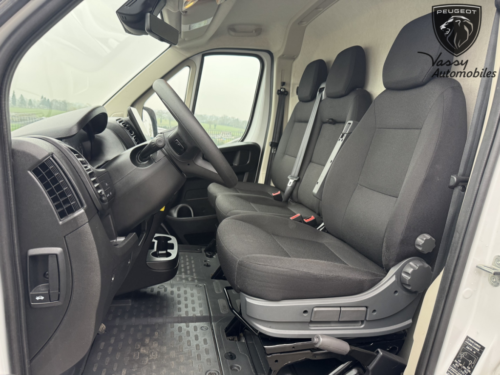 Peugeot Boxer (2) 2.2 180 CH BVA8 3.5T MAXI L4H2