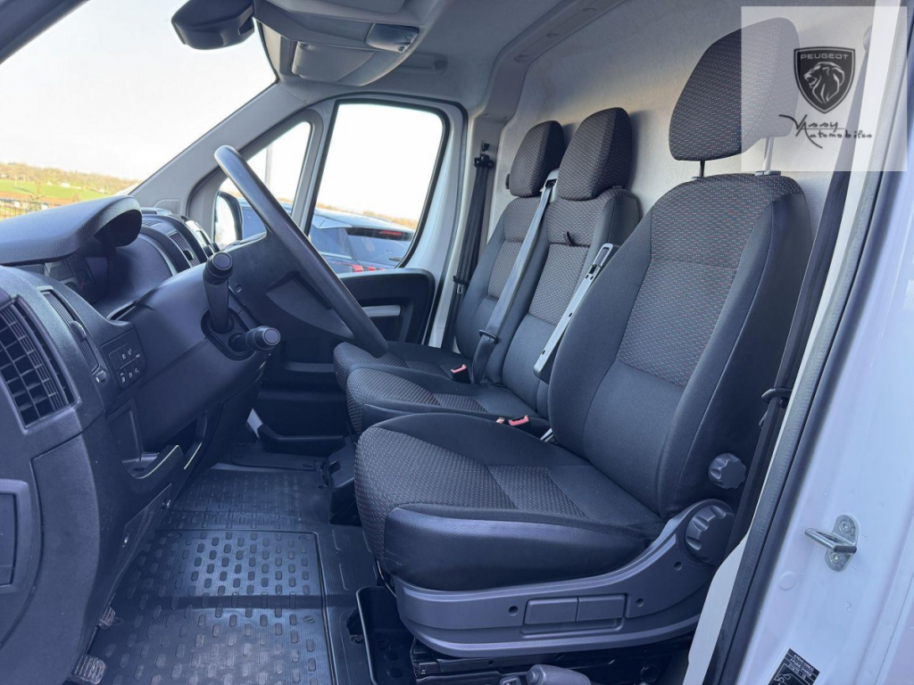 Peugeot Boxer (2) BlueHDi 140 S&S ASPHALT 333 L2H2 4 portes  (nov. 2021)