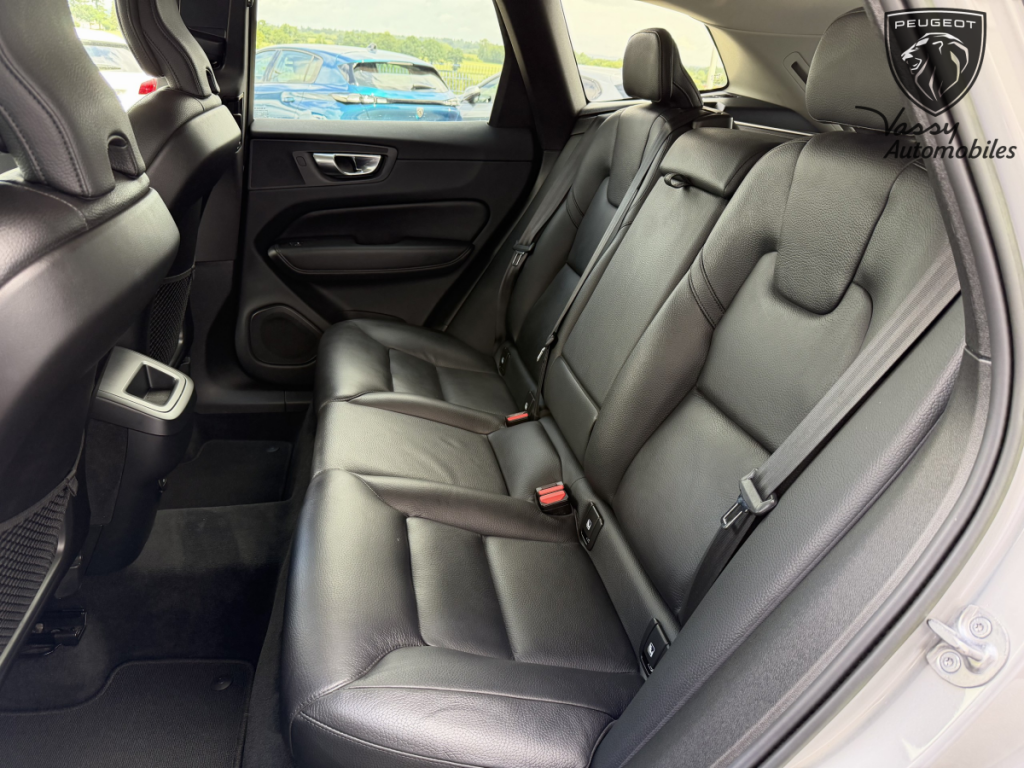 Volvo XC60 (2) B4 197 Geartronic 8 Plus Style Dark