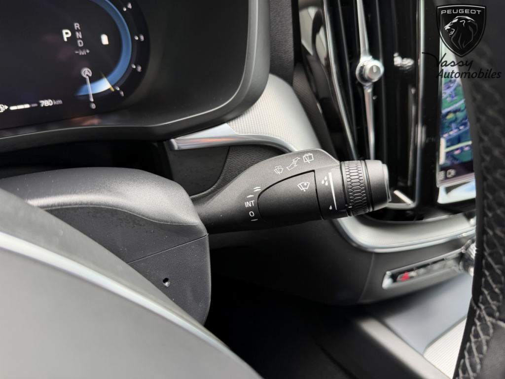 Volvo XC60 (2) B4 197 Geartronic 8 Plus Style Dark