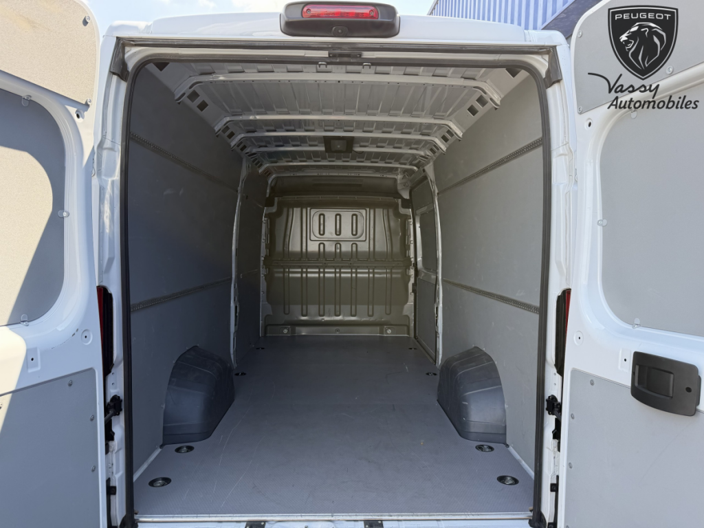 Peugeot Boxer (2) 2.2 140 CH 3.5T MAXI L4H2 PACK TECHNO PREMIUM