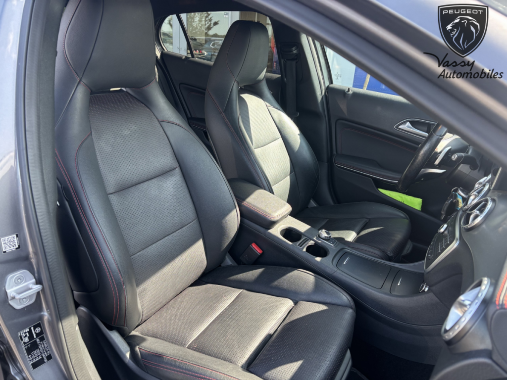 Mercedes Classe GLA GLA 220 d Fascination BVA7 (245)  5 portes  (avril 2016) (co2 115)